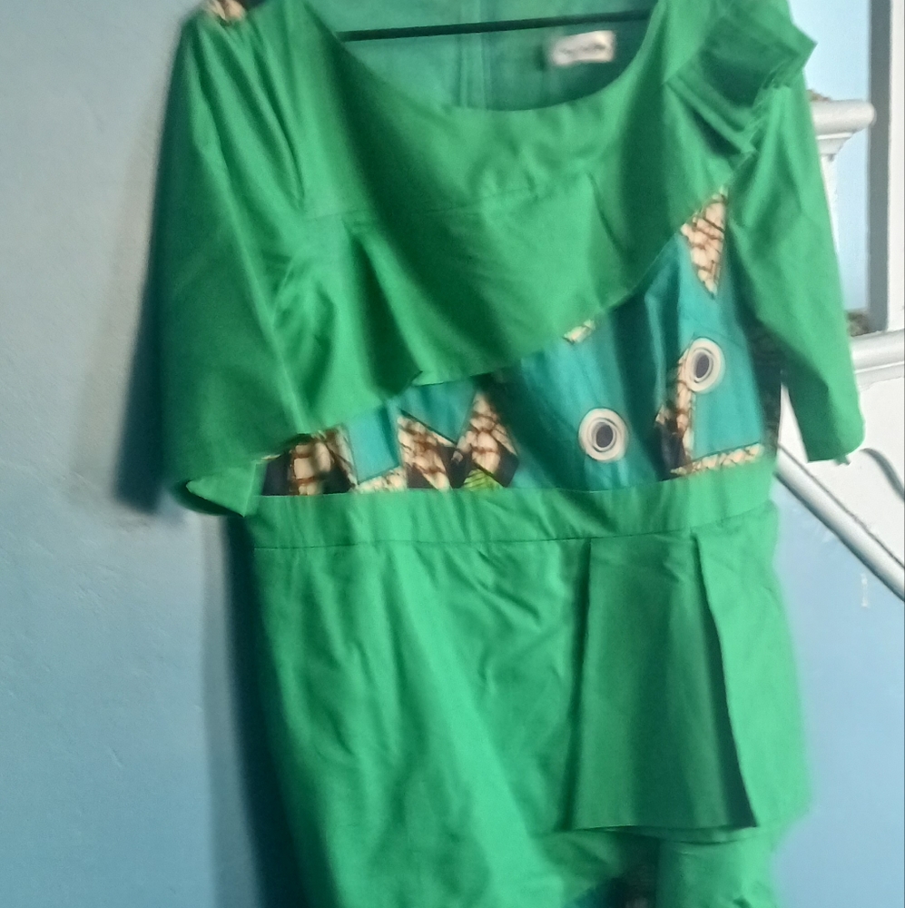 Woman's clothes - Picture 6 of 11